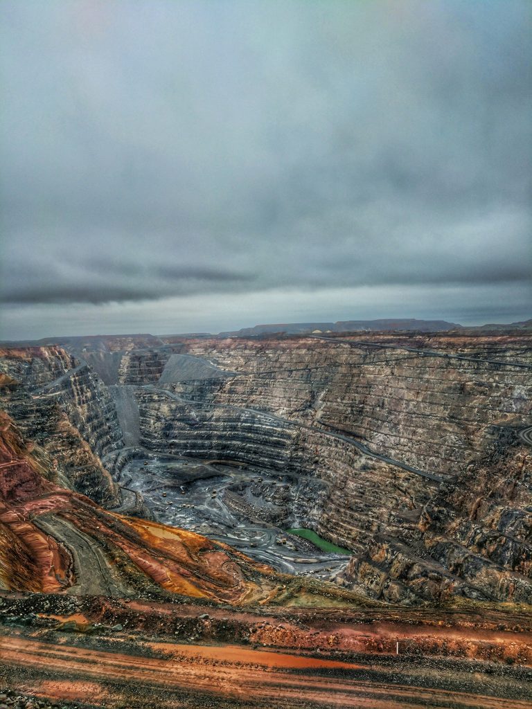Country’s wealth is not associated with domestic control of metal ore extraction