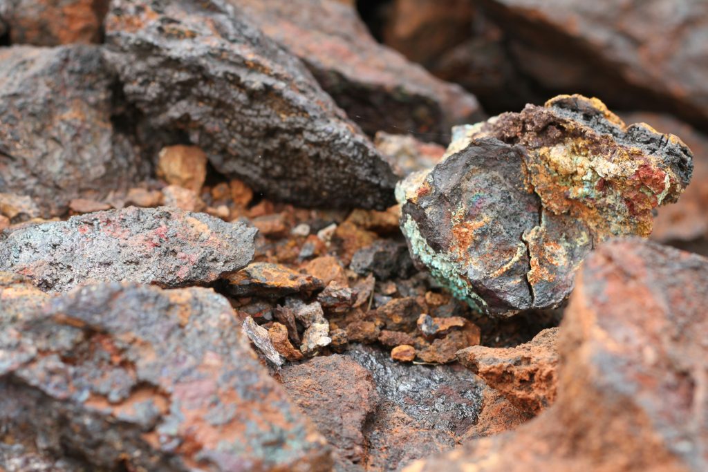 The CCG team publish a review article on critical mineral supply chain resilience.